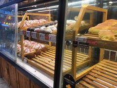面包甜点陈列柜-BROAD面包路·欧式面包(龙湖时代C馆店)