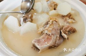 Pork Shank Stewed with Radish