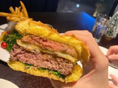 鹅肝芝士和牛汉堡-bluefrog蓝蛙(恒隆广场店)