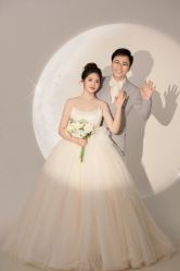 -雪中彩影婚纱摄影·微光艺术中心