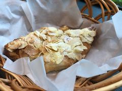 杏仁羊角-麦田工坊(月湖店)