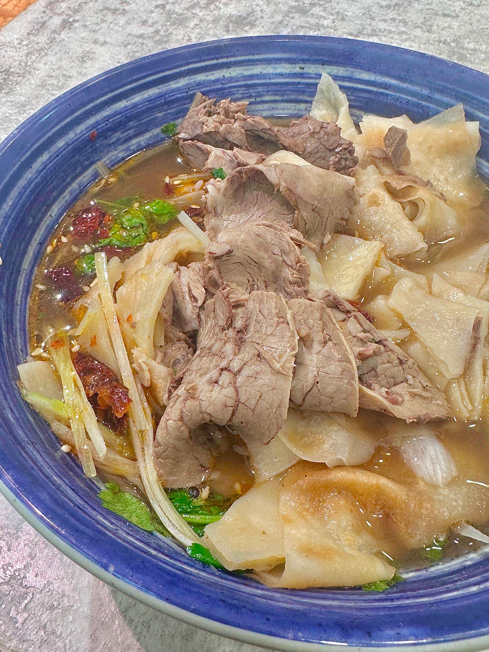 今日暖心料理:牛肉罩饼!