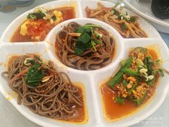 小吃五拼-令氏家外家周秦食府(高新店)
