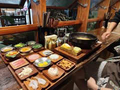 -银米·云南传统过桥米线(双廊黑金冠店)