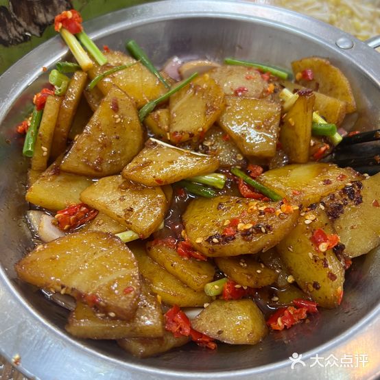 洞庭湖湘菜馆