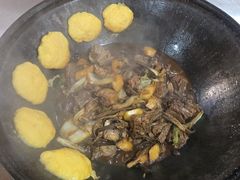 -粘豆包柴火铁锅炖