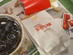 -麦当劳(上海虹桥站30B检票口楼上)