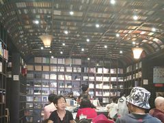 -钟书阁(松江泰晤士小镇店)