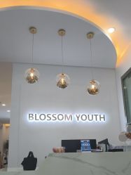 -柒朵科技美肤中心