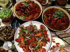 -虾弄弄海派小龙虾·牛羊蝎子火锅