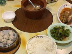 -老街烧烤大排档·地道湖北菜·龙虾馆(汉口火车站店)
