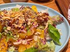 芒果鸡胸肉沙拉-YUMI芽米·法式烘焙·咖啡(骖鸾路店)
