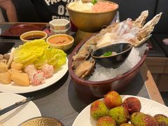 -牛YO寿喜烧·铁板烧和牛火锅自助(市府恒隆店)