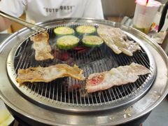 -围炉肉舍•炭烤活鳗•丹东海鲜烤肉(步行街店)