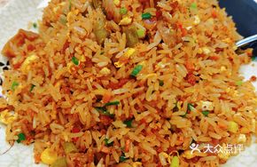 Stir-fried Rice with Pig Intestine and Pickled Chili
