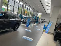 -上海宝信宝马4S店