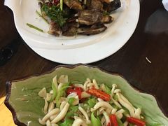 -崮乡圣水坊赵家炒鸡(花都店)