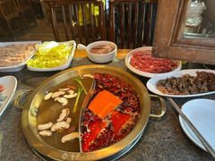 -小天鹅火锅·一线江景洪鼎旗舰店(洪崖洞店)