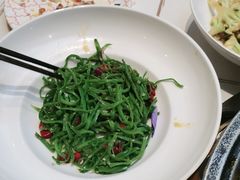-阿瓦山寨·湘菜现炒·剁椒鱼头王(咸阳总店)