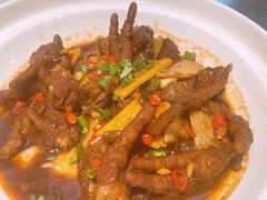 -阿瓦山寨·湘菜现炒·剁椒鱼头王(咸阳总店)
