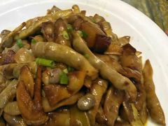 -老码头黑皮肘子锅包肉熏酱水饺(文政街店)