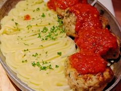 俄式传统肉饼配土豆泥-俄士厨房(环球港店)