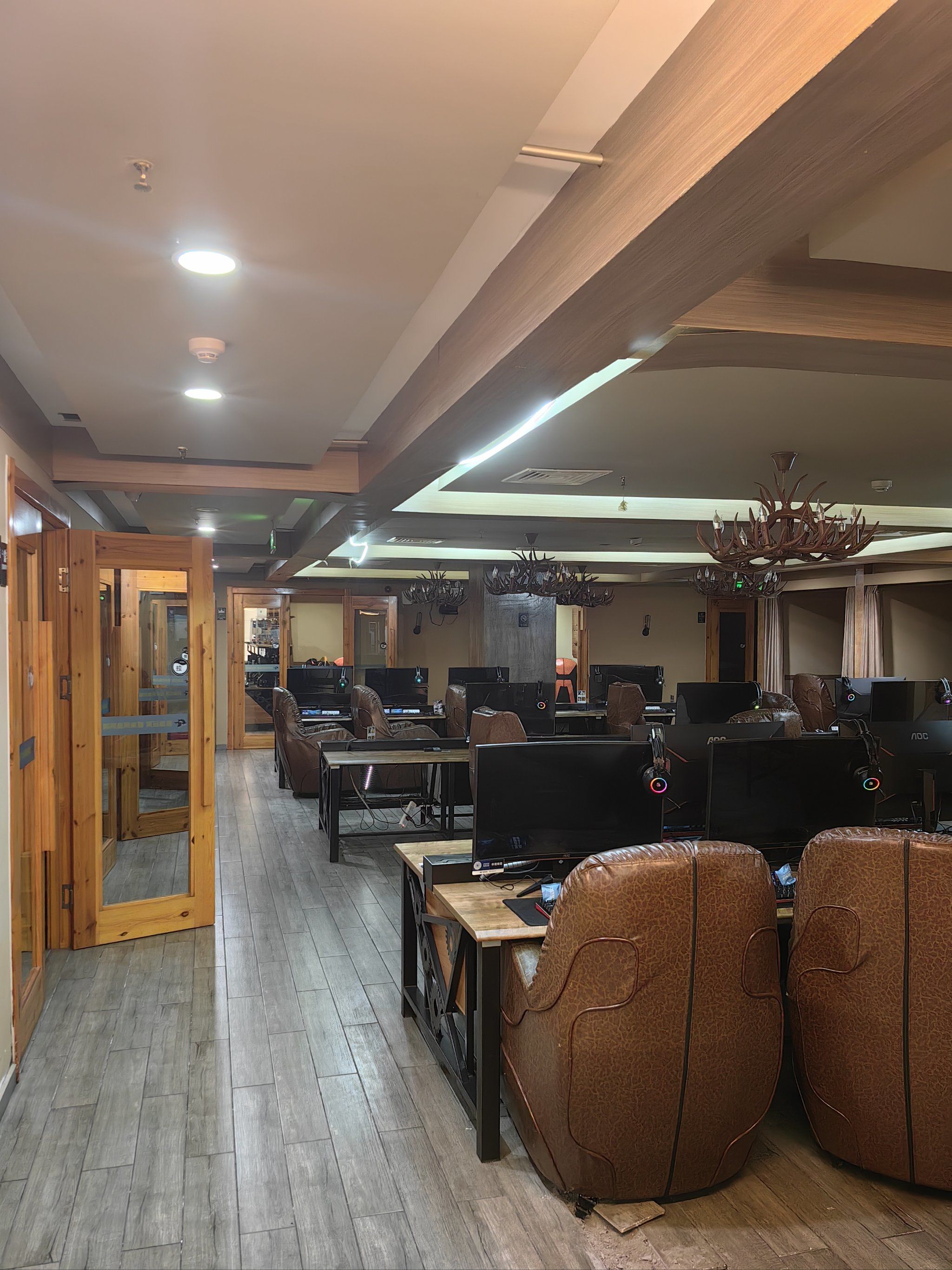 游戏控的福音,网咖来袭!