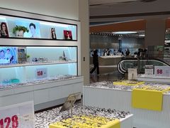 -J-Optical佳视明眼镜·蔡司视觉(青岛金茂览秀城店)