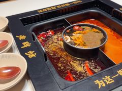 -老牌坊云南鱼豆花火锅(哈西万达店)