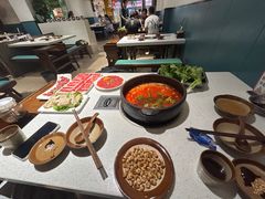 -贵府酸汤牛肉火锅·贵州老字号(飞山街店)