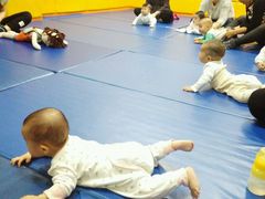 -兜莱·亲亲袋鼠国际早教