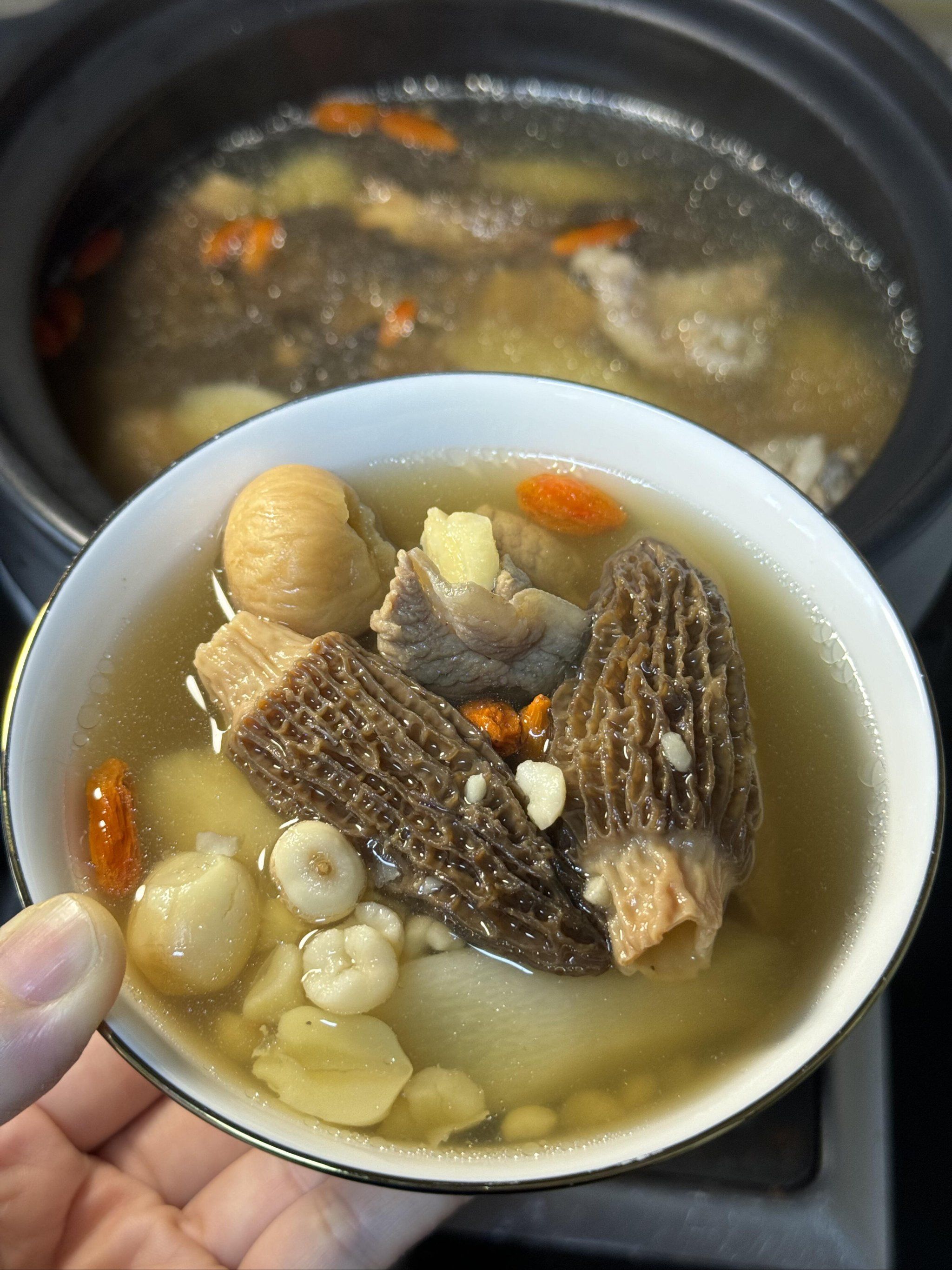 【我的秋冬滋补圣品——羊肚菌山药排骨汤】✨