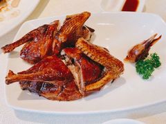 脆皮烧顶鸽-御宝轩(益丰·外滩源店)
