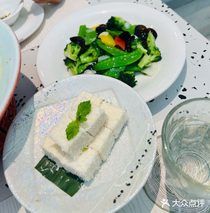 大树餐厅(朝阳大悦城店)雪方椰奶冻图片