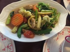 -Dang restaurant (patong phuket)