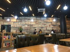大堂-汽车博物馆主题餐厅