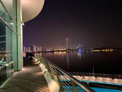 -中茵皇冠假日酒店·棕榈岛湖畔餐厅