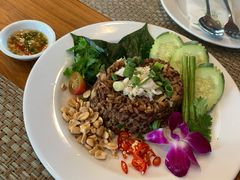 -Chom Cafe and Restaurant