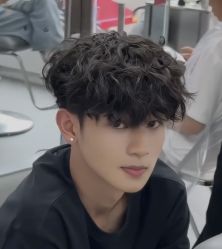 -尤司男士国潮理发馆