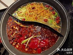 -鹿鸣山草本茶香火锅(园西路店)