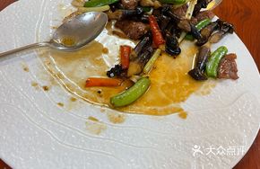 Black Mushroom and Deer Meat Stir-Fry