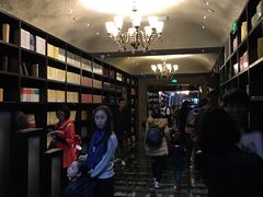 -钟书阁(松江泰晤士小镇店)