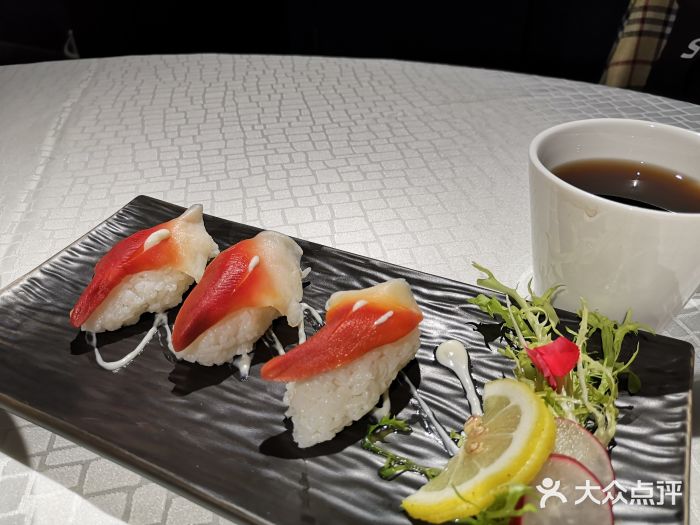 香港荣记酒楼北极贝手握寿司图片