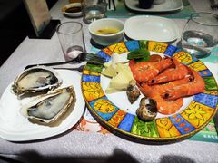 现开生蚝-亚洲国际大酒店·云顶阁旋转自助餐厅