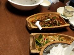 -老滇山寨•云南特色菜•地方菜•民族风情歌舞表演(金碧店)