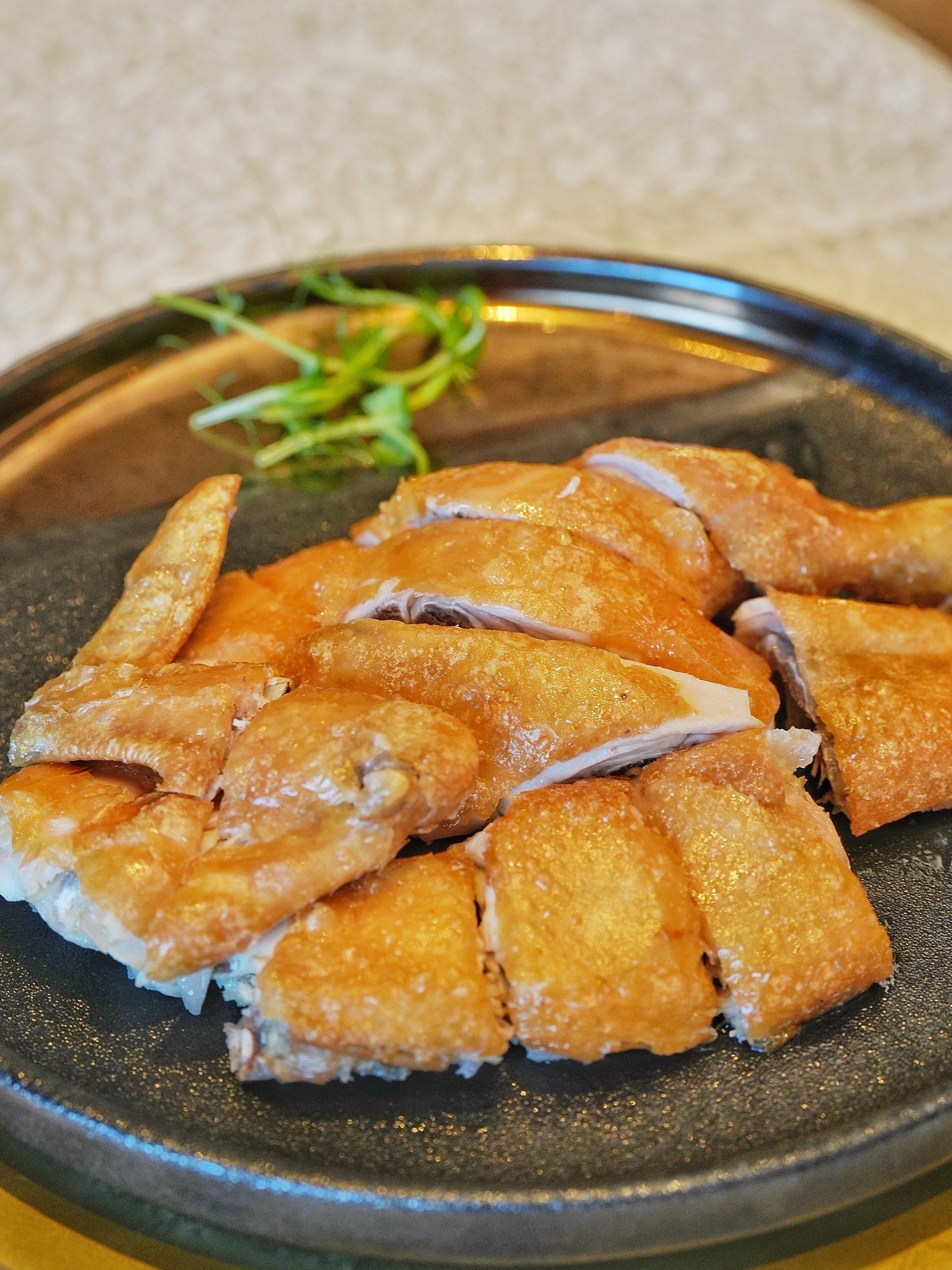 在香港金紫荆广场发现一家宝藏粤菜馆
坐拥维港海景,窗外的视野好美