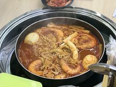 -三清洞摩西韩式年糕火锅(威高广场店)