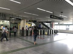 -漕溪路(地铁站)