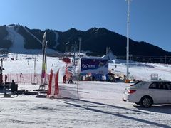 -丝绸之路山地度假区滑雪场