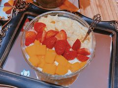 榴芒草莓-鲜果盒子(会展店)